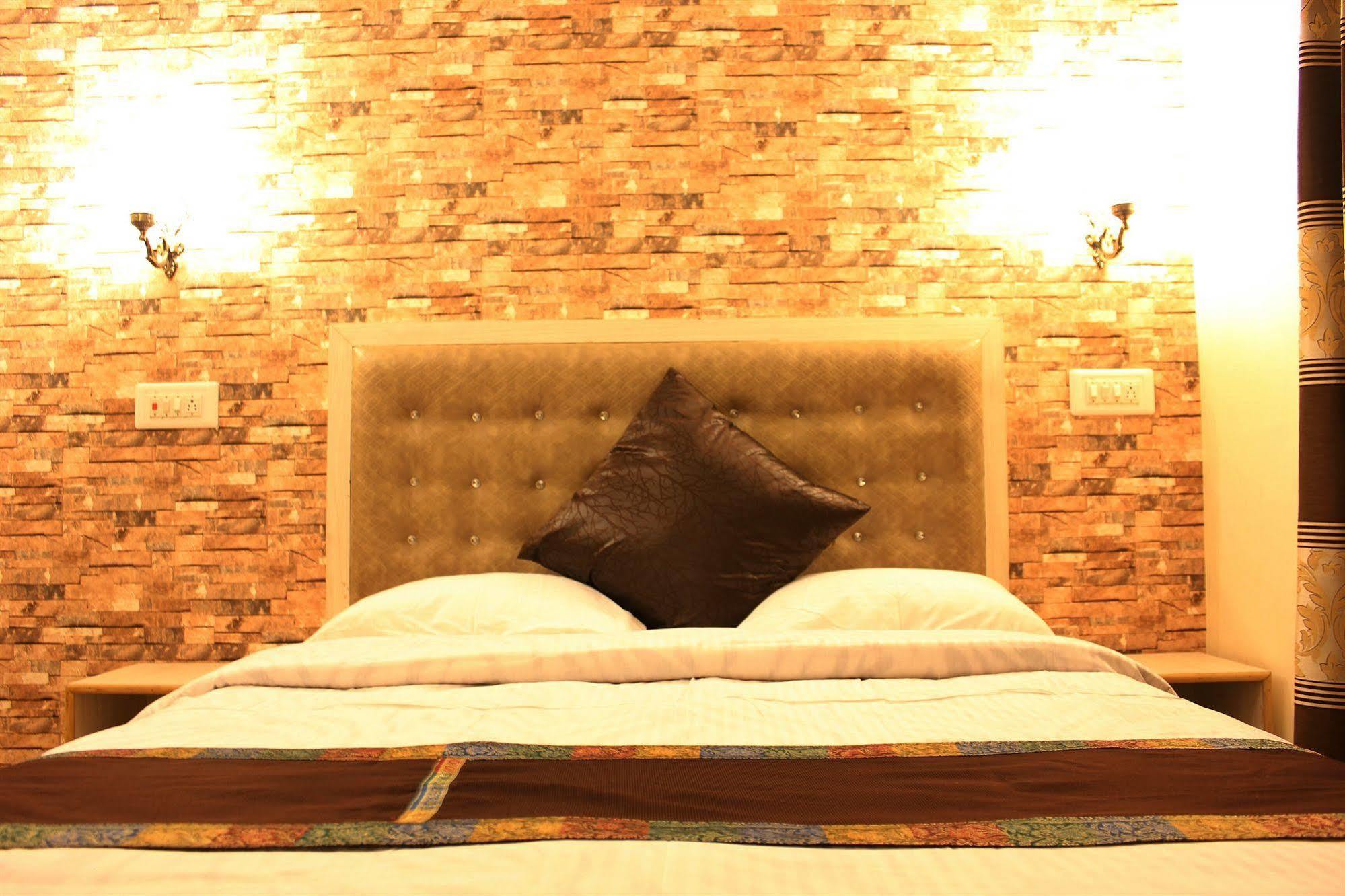 Hotel Walisons Resorts Srīnagar Kültér fotó
